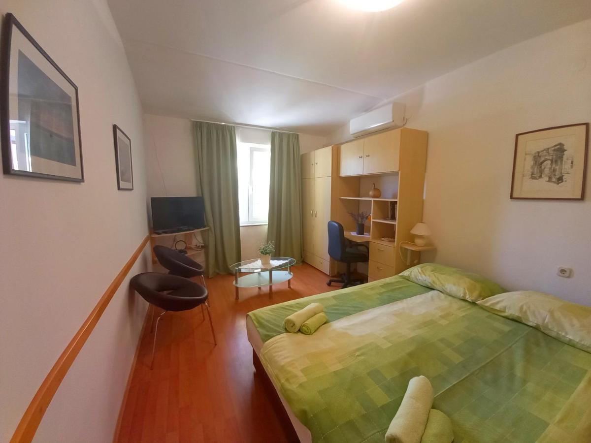 Holiday Apartments Ruzica, Пиешчана Увала Екстериор снимка
